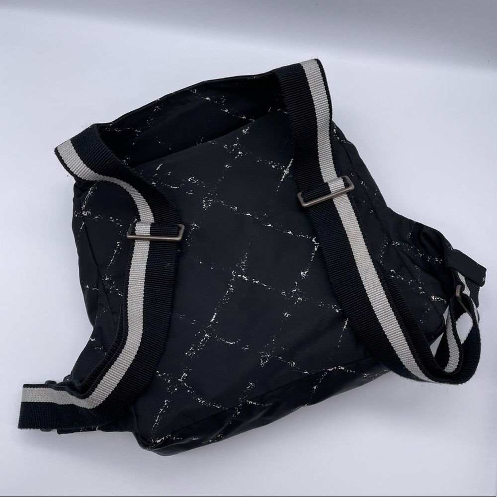 Chanel - Picture 5 of 13